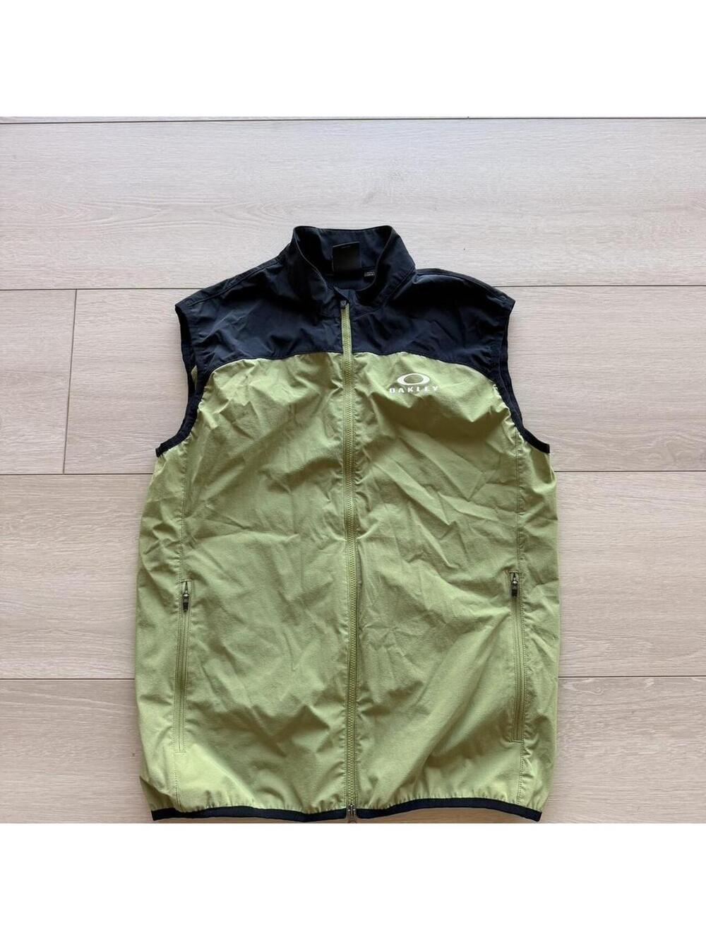 Oakley Men's Green and Khaki Gilet